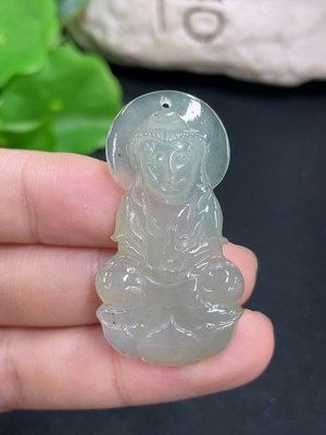 F46562487 翡翠挂件          货品总重约8.4g