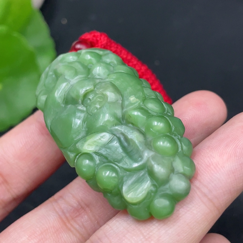 H31616585 Hetian Jade Pendant - Blessed with Many Children