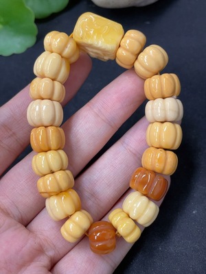 H42956961 黄龙玉手串     货品总重约38.5g