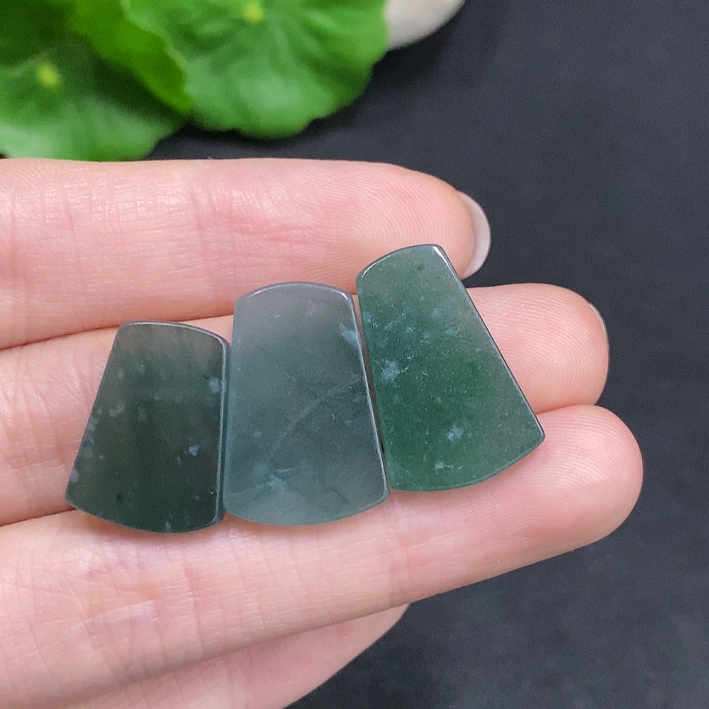 F34968239 Jadeite Pendants Sell as a Lot