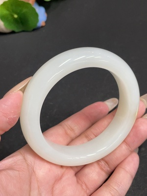 H29378294 Hetian Jade Round Bracelet, Size 59.3, Total Weight Approx. 87.6g