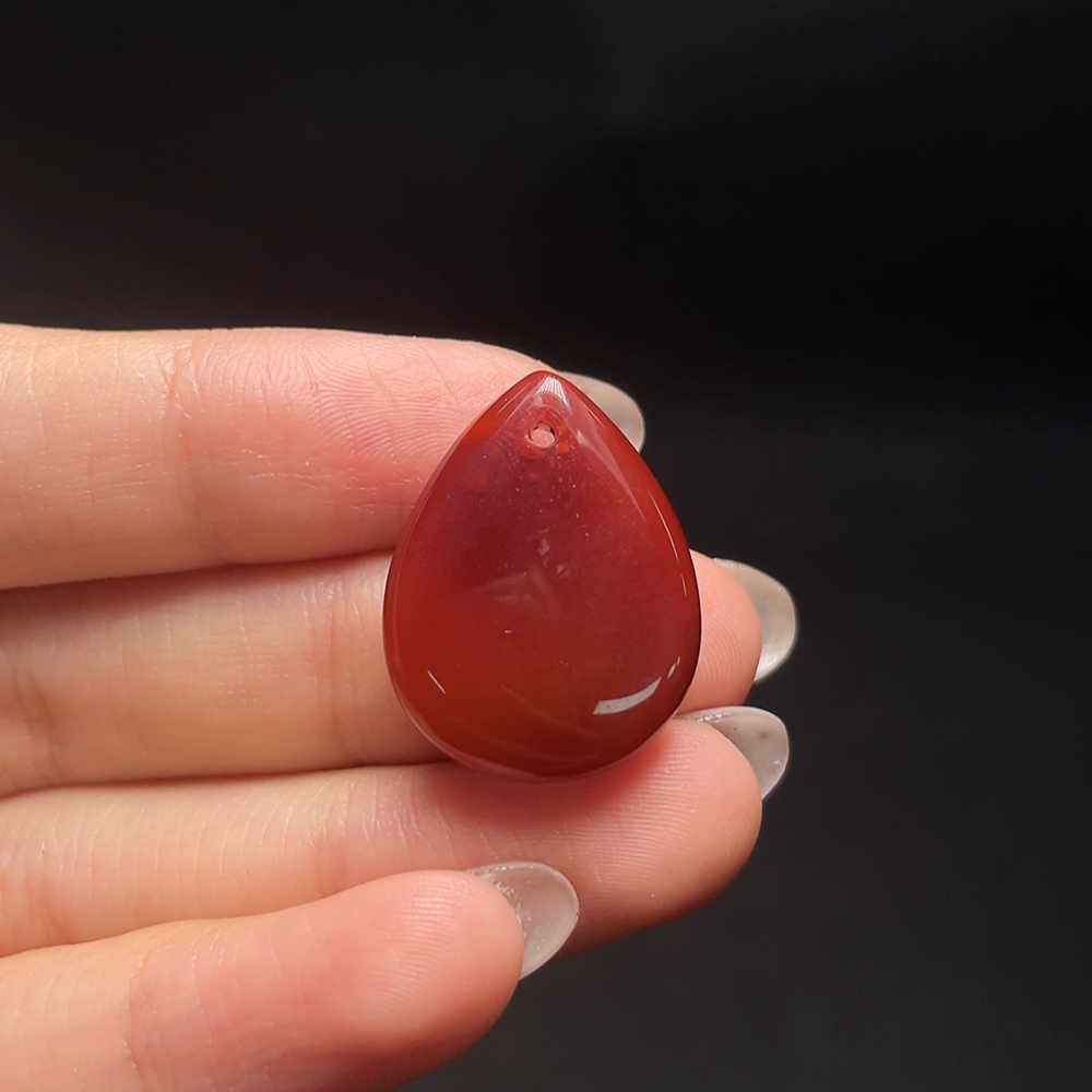 C34049250 South Red Agate Pendant with Visible Organic Matter, Total Weight Approximately 4.77g