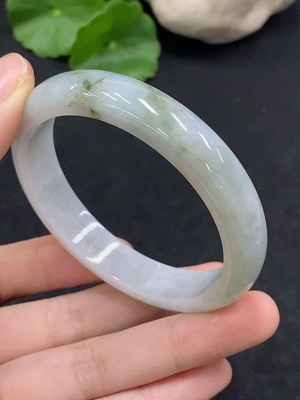 F32819422 翡翠正圈手镯 圈口53.6 货品总重约40.96g