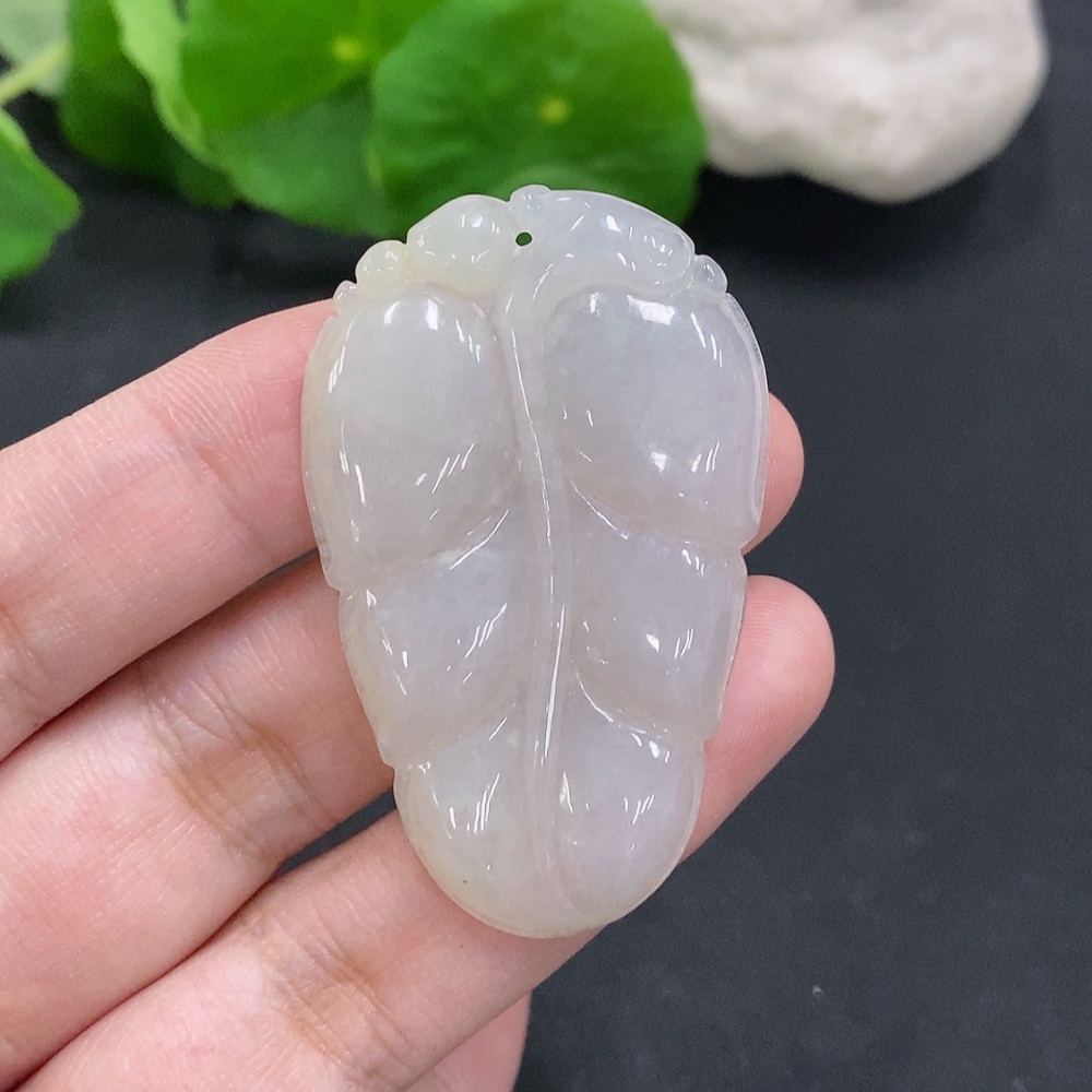 F33946083 Jadeite Leaf Pendant Total Weight Approx. 14.6g