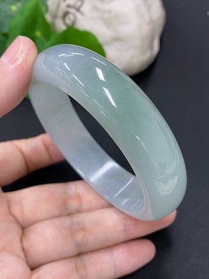 F46557956 翡翠正圈手镯 圈口58.8 货品总重约73克
