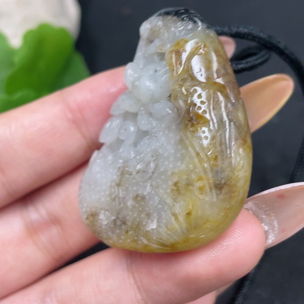 H31672182 Hetian Jade Seed Material Pendant - Abundance Every Year, Contains Other Mineral Components, Undetermined Skin Color Origin, Total Weight (Including Rope) Approx. 28.6g