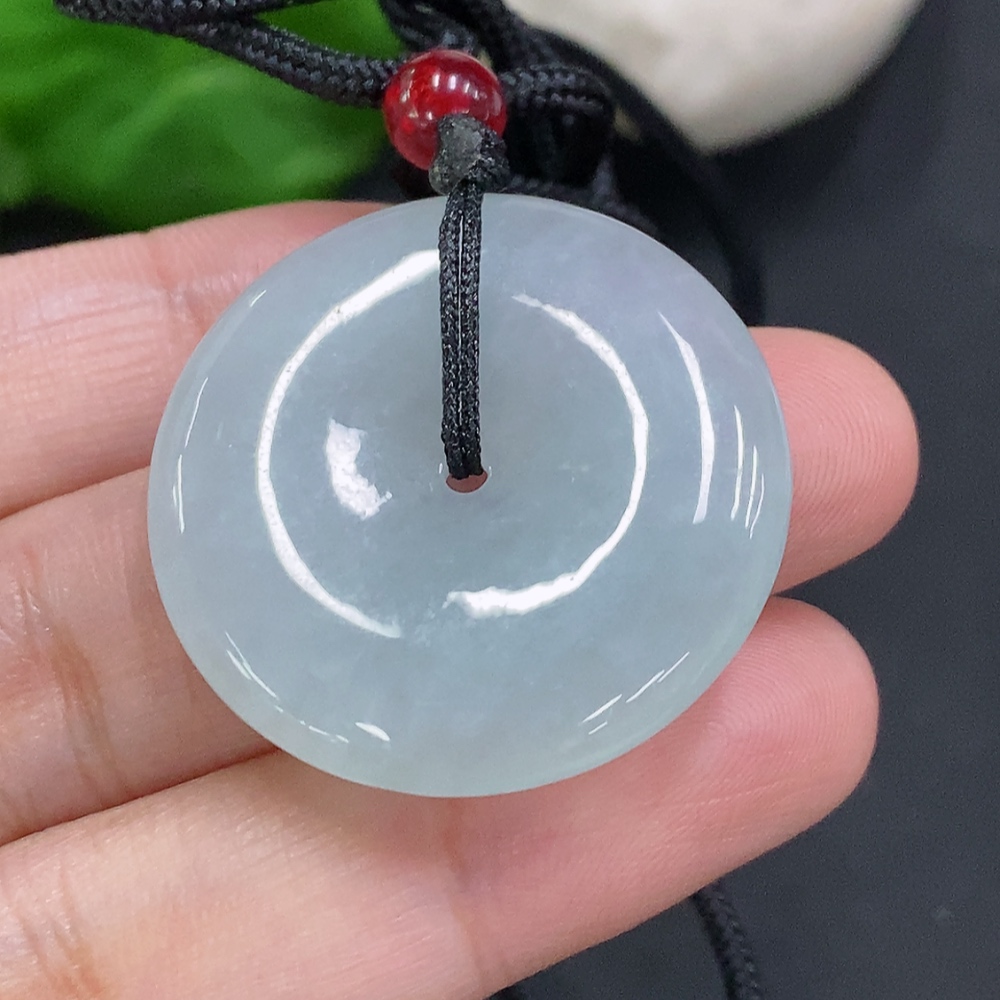 F33905351 Jadeite Safety Buckle, total weight including rope approx. 12.2g