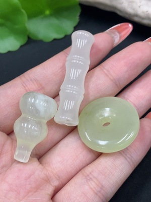 H34061920 Xiuyu (serpentine jade)