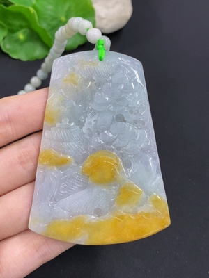 F46556033 翡翠山水牌挂件 货品含链总重约86.4克（颜色成因未定）