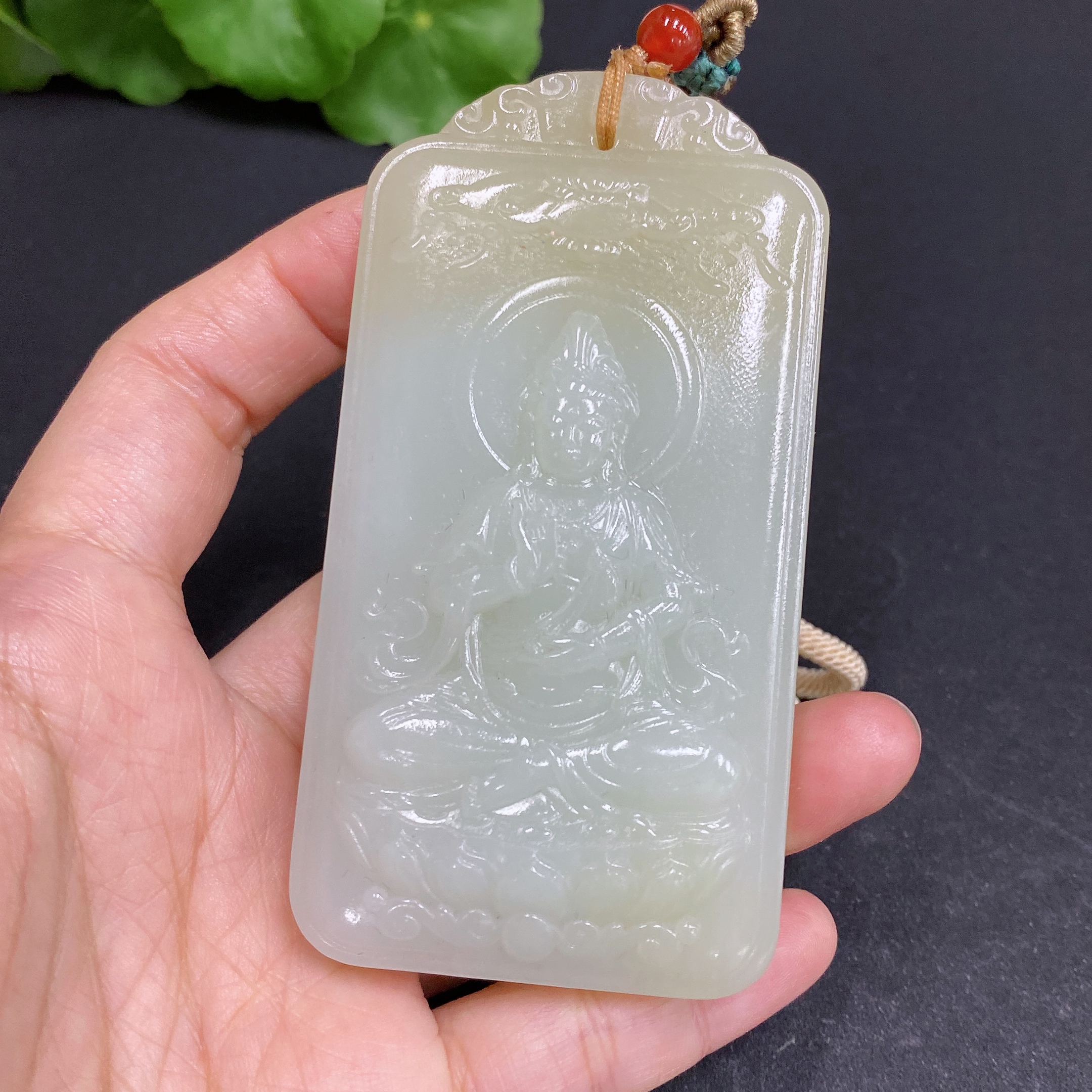 H33938367 Hetian Jade Pendant Guanyin Total Weight (including rope) 121.2g
