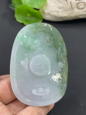 F42953130 翡翠福在眼前挂件 货品总重约46.75g