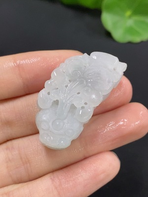 F42968825 翡翠貔貅挂件 毛货 货品总重约14.9g
