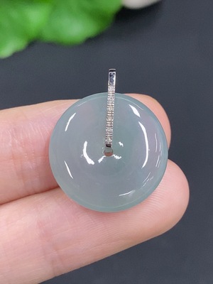 F41933662 翡翠平安扣 18k金扣头 货品总重量约3.2克 配镶钻石