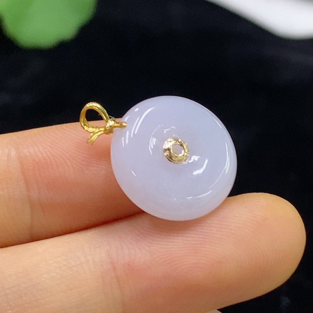 F34974818 Jadeite Safety Pendant with 18k Clasp, Total Weight Approximately 2.43g