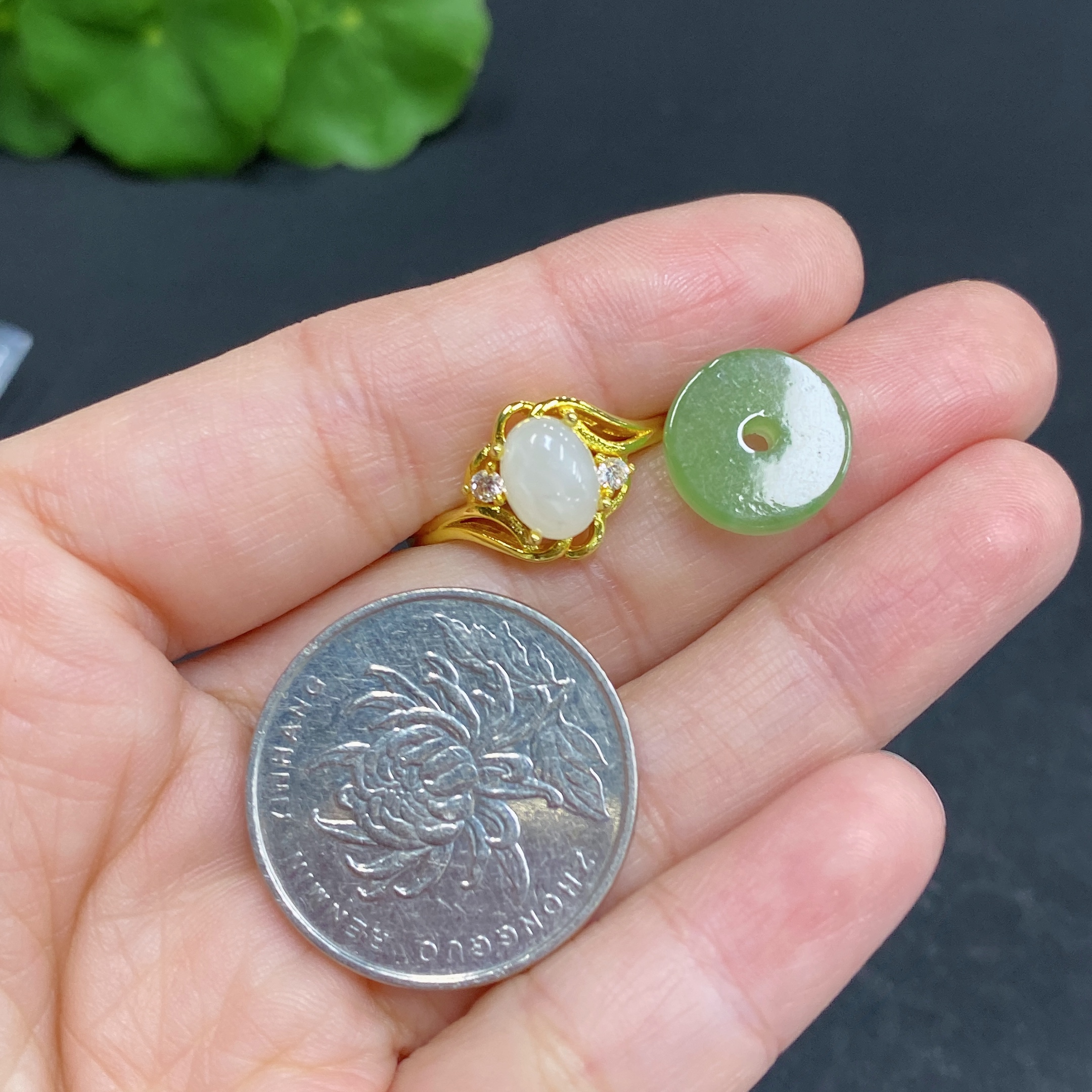 H33903899 African Emerald (Dulong Jade) Inlaid Pendant