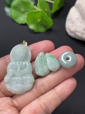 F26962295 Jadeite Pendant Non-Gold Buckle