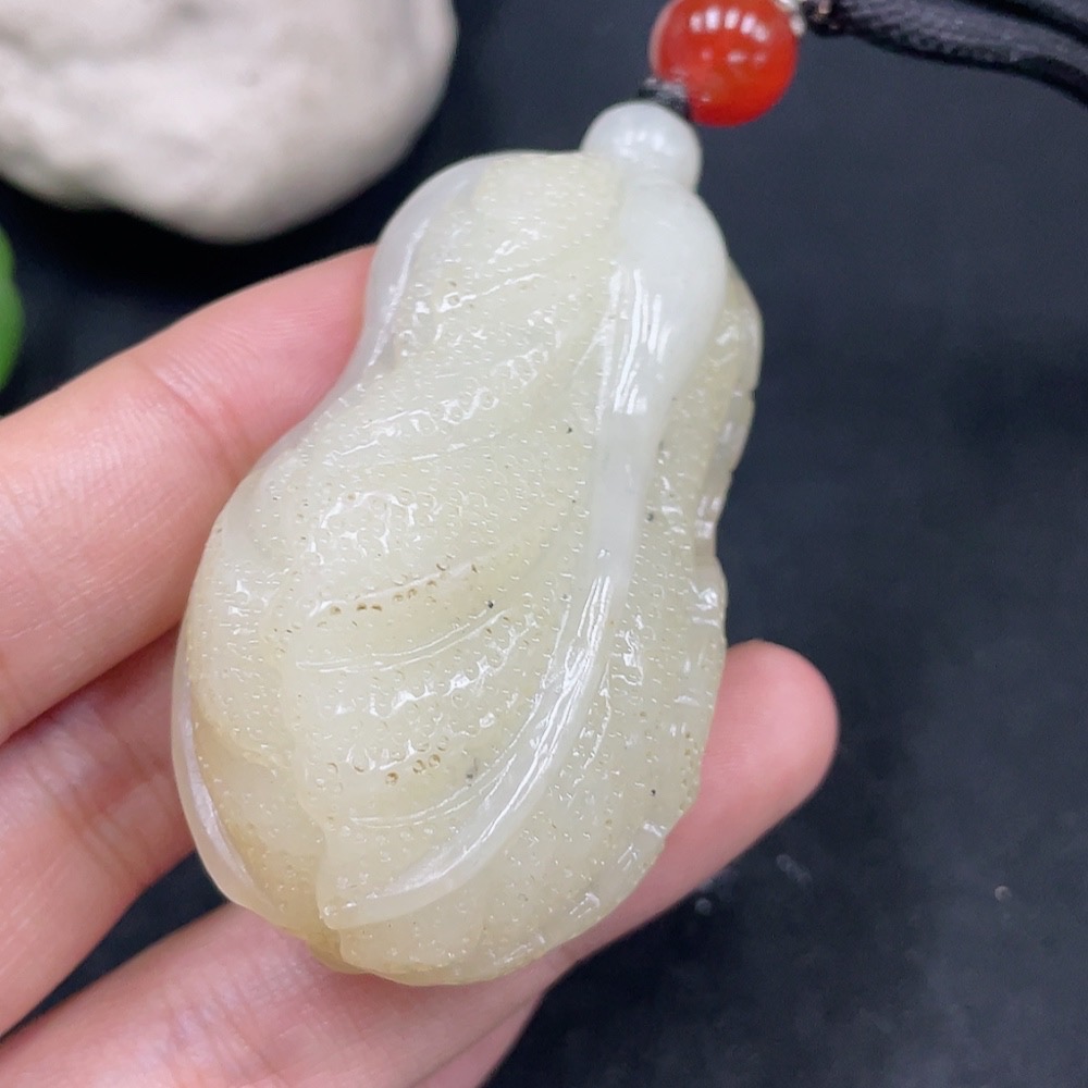 H30537787 Hetian Jade Pendant  Chinese Cabbage
