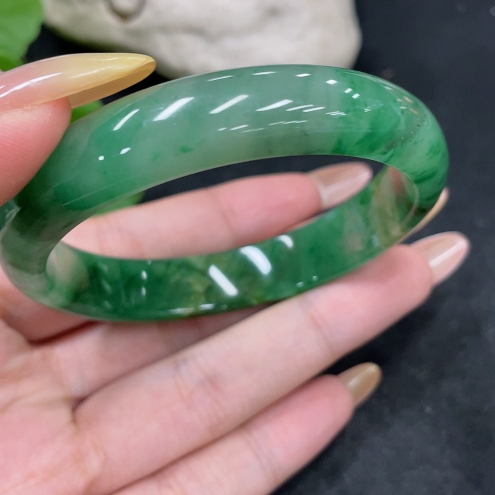 H32704836 African Emerald (Dulong Jade) Round Bracelet Size 54.5 Total Weight Approx. 333.8g