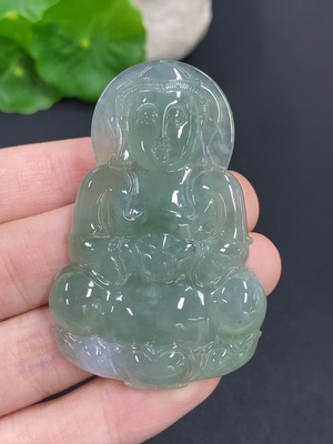 F42967007 翡翠观音挂件 货品总重量约20克