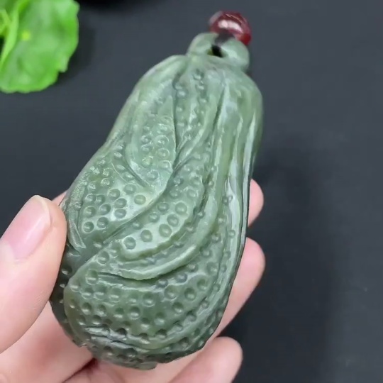 H25902229 Hetian Jade Handheld Carving  White Cabbage