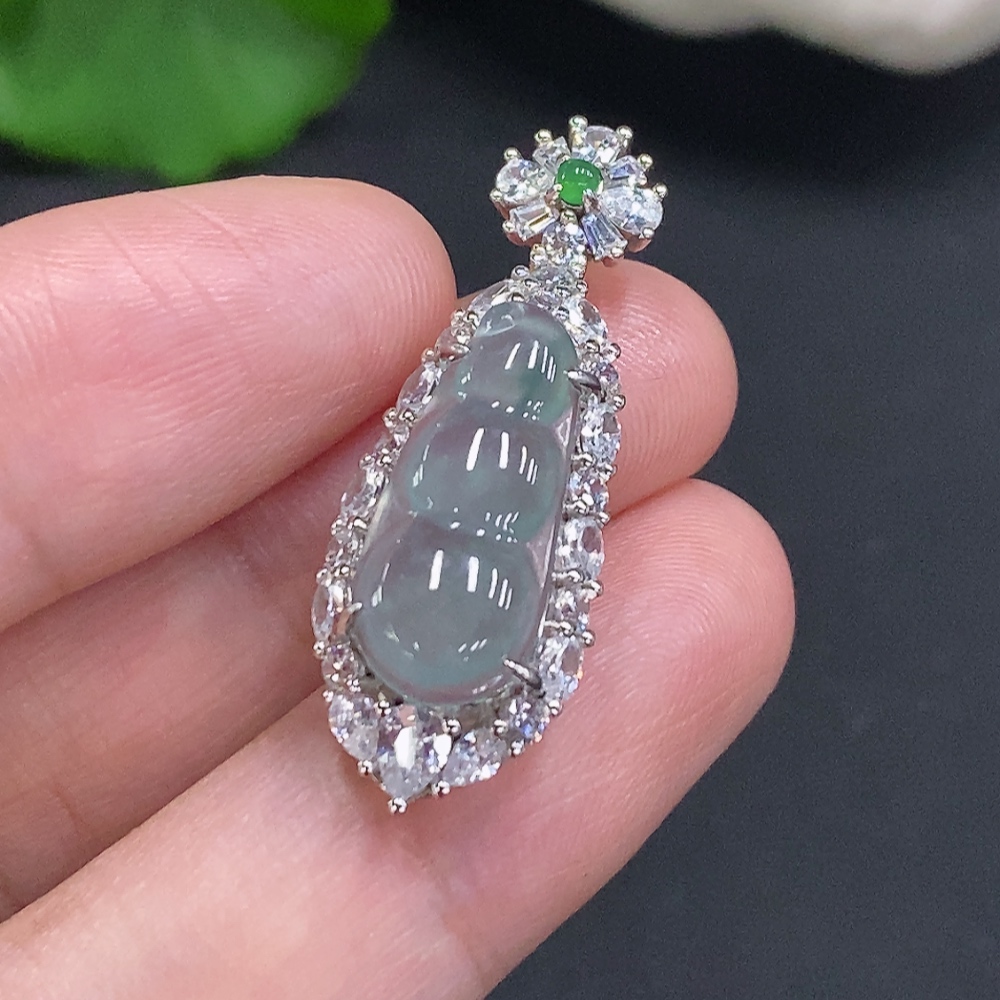 F35107021 Jadeite Auspicious Bean Inlaid Pendant Non-Gold Inlaid Total Weight Approximately 3.3g