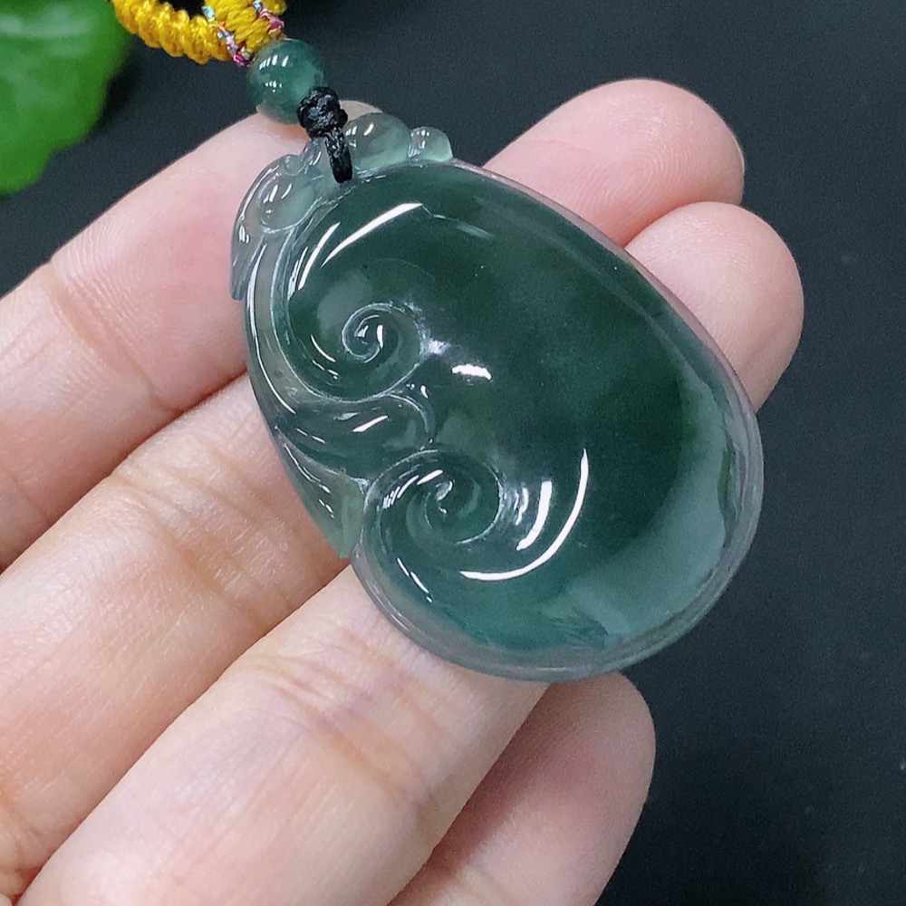 F33829221 JadeitePendant Ruyi