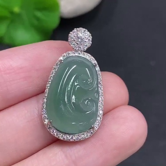F33941576 Jadeite Ruyi Inlaid Pendant, Non-Gold Inlaid, Total Weight Approximately 4 Grams