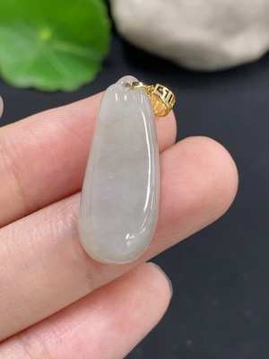 F42985955 翡翠福瓜挂件 18K金 货品总重约2.75g