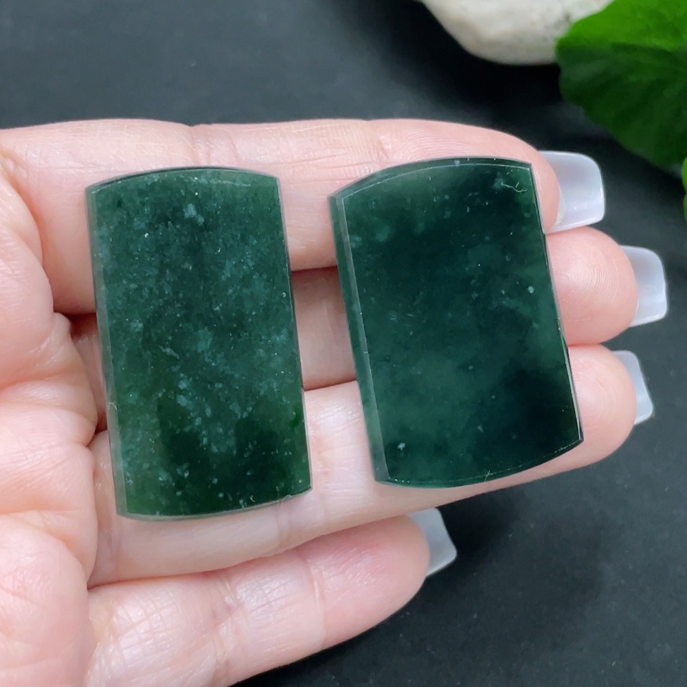 F27065030 A batch of jade pendants