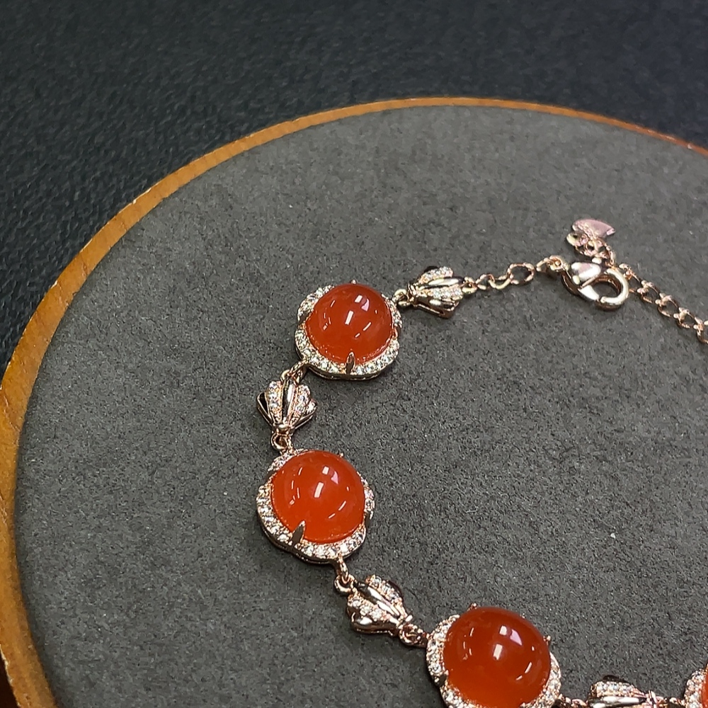 C31579207 Red Agate Bracelet Non-Gold Total Weight Approx.12.26g
