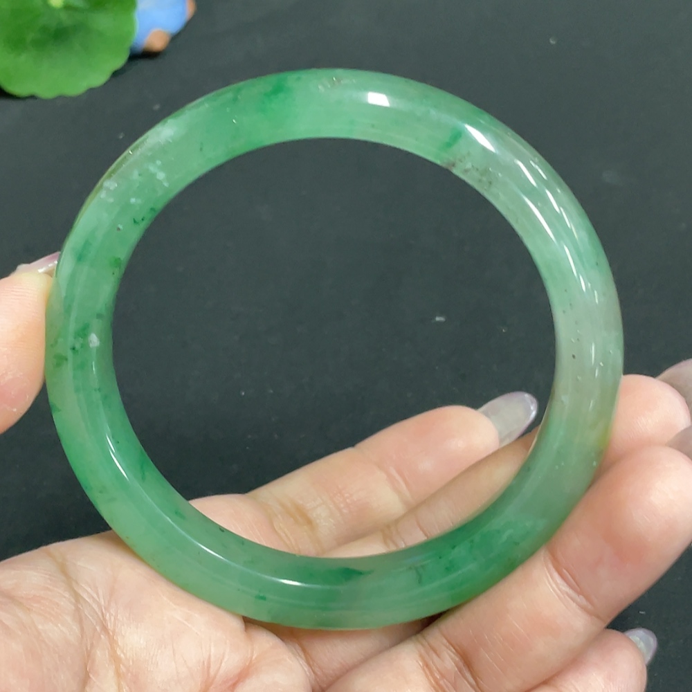 H34955375 African Emerald (Dulong Jade) Regular Bracelet
