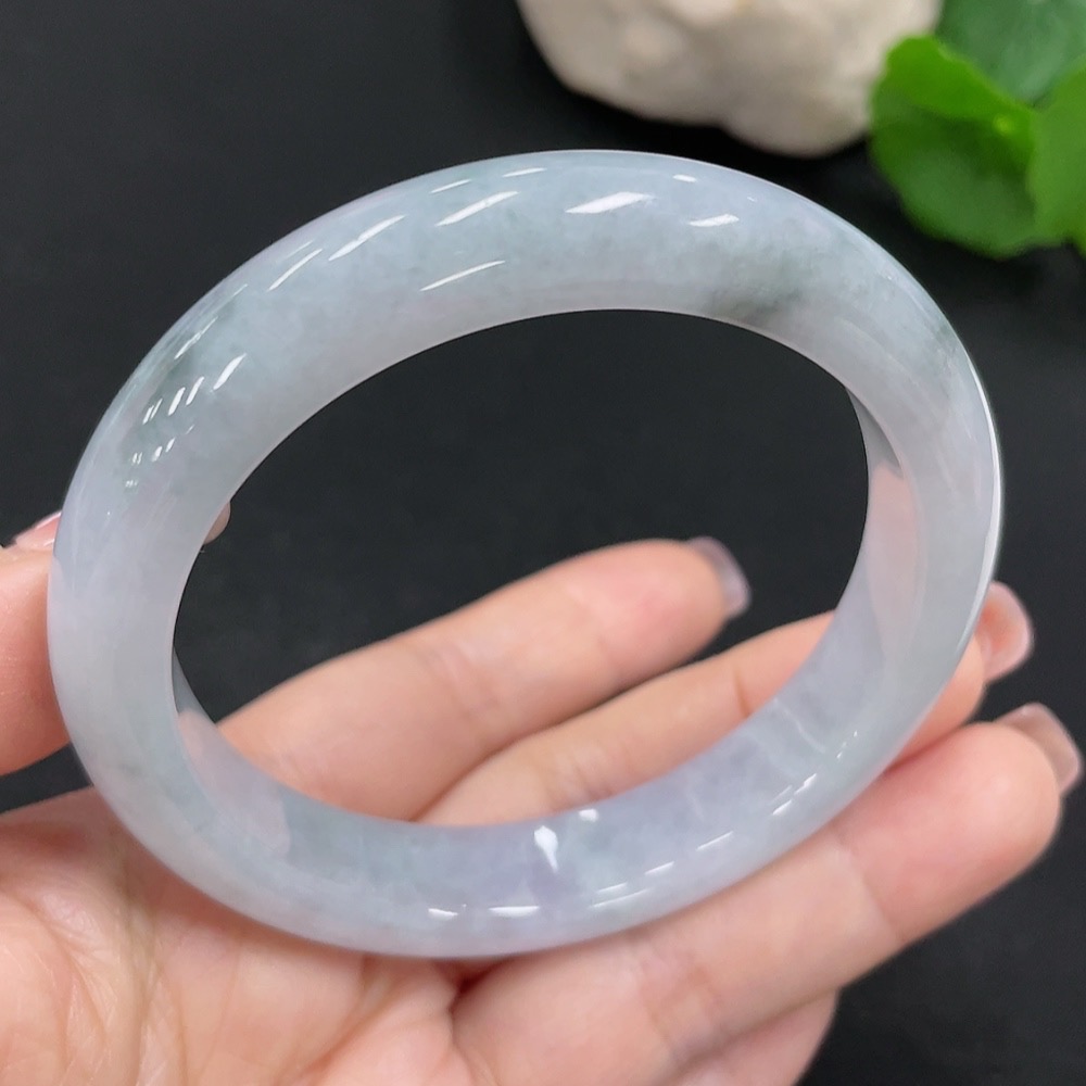 F26994212 Jadeite Regular Bangle 58.8 Inner Diameter Approx. 61.8g Total Weight