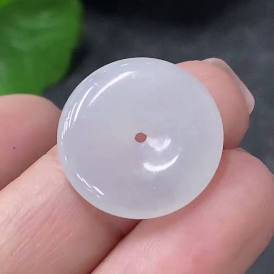 F34997843 Jadeite Pendant Peace Knot Total Weight Approximately 2.65g