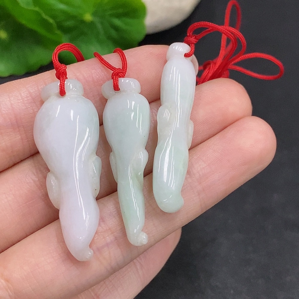 F34022486 Jadeite Pendants Sell as a Lot