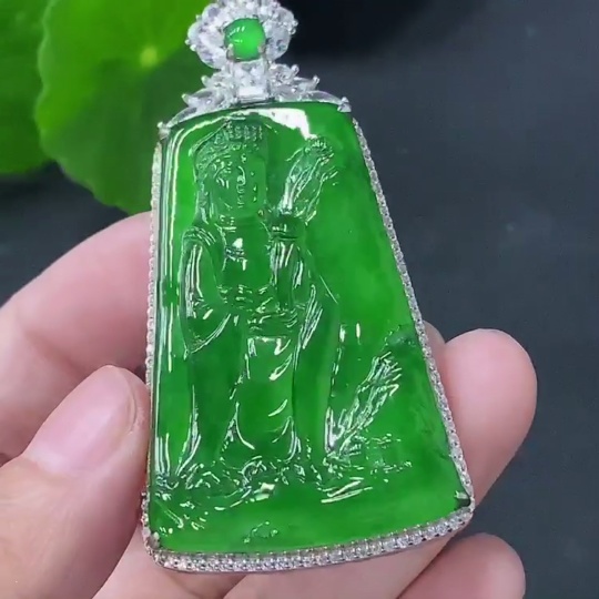 F31614774 Jadeite inlaid Guanyin pendant non-gold total weight about 18.5g