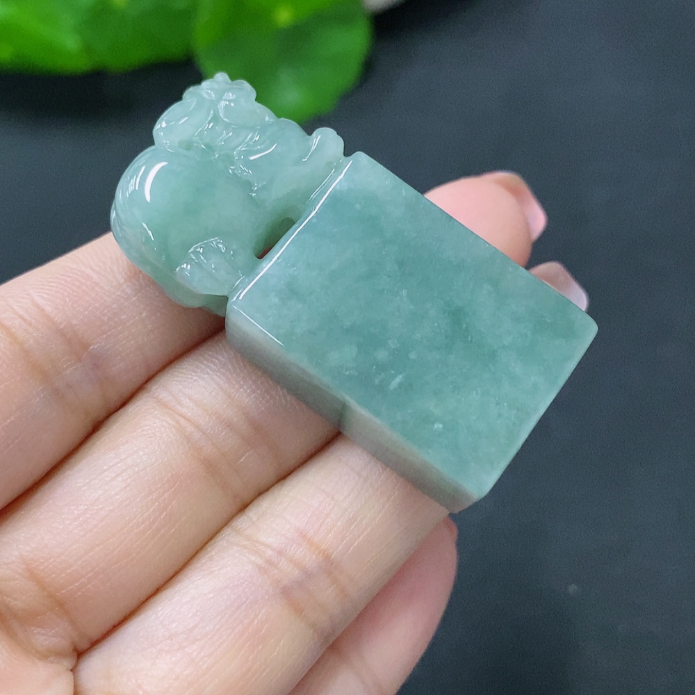 F27090573 Jadeite Pi Xiu Seal, Total Weight Approx. 30.27g