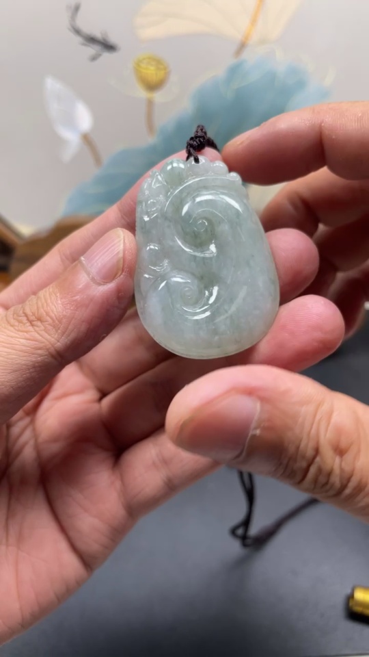 F07840709 Jadeite Pendant Ruyi