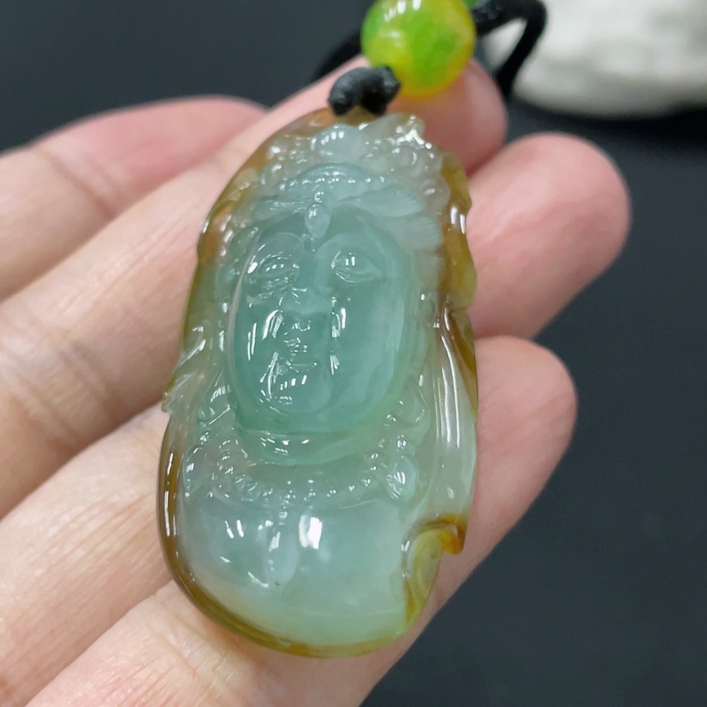 F29386644 Jadeite Guanyin Pendant, Total Weight Approx. 20g, Color Origin Undetermined, Beads Non-Grade A