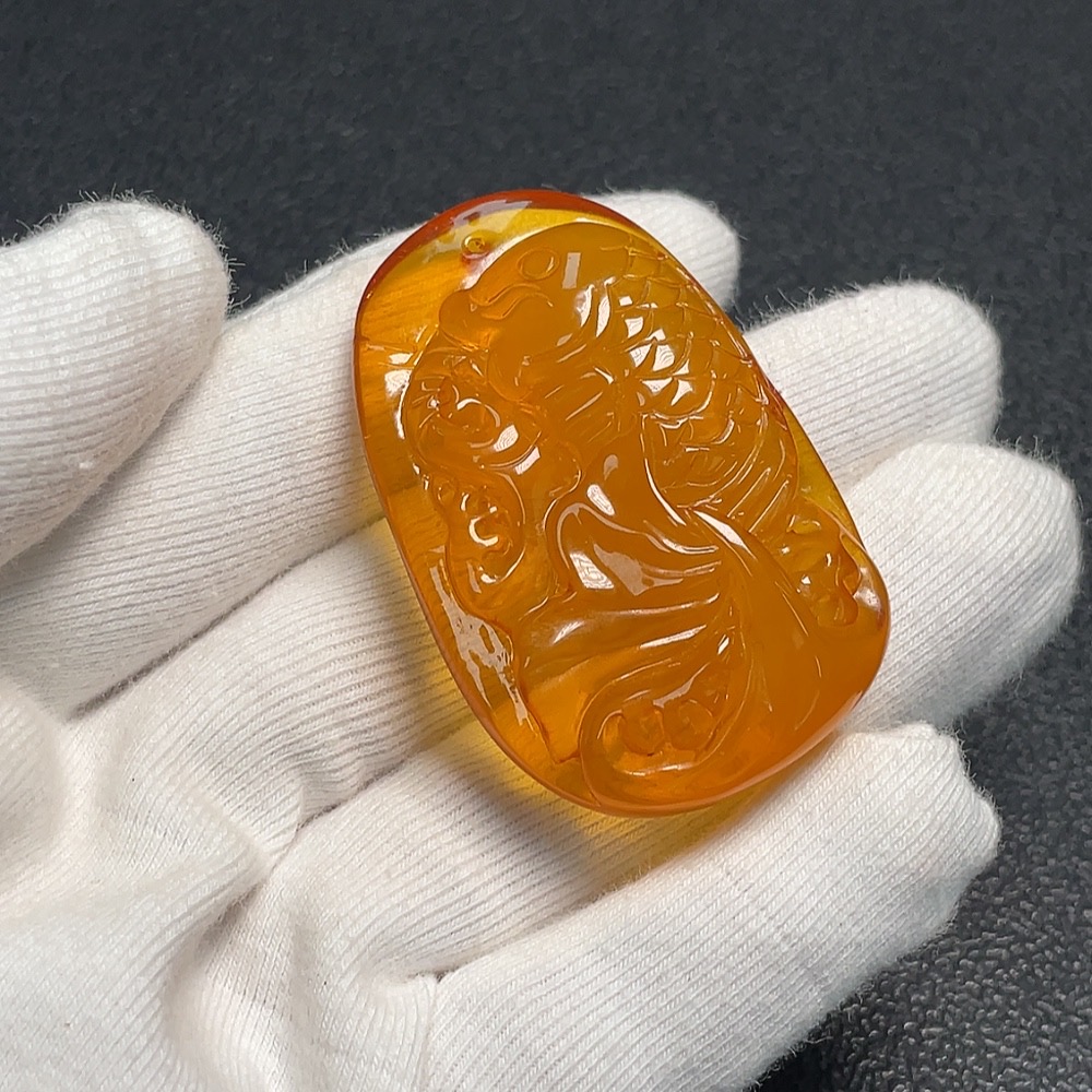 C30446294 Amber Beeswax Pendant, Total Weight Approx. 11.04g, Colorless Film Coated