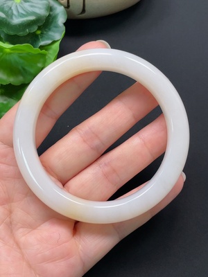 H46527706 和田玉正圈手镯 圈口58.5mm 总重约57.21g