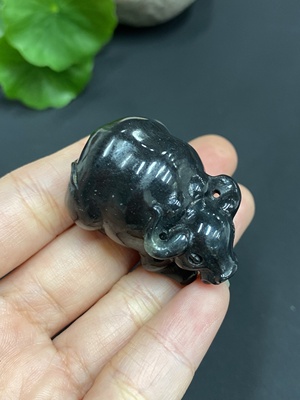 H16767785 Hetian Jade Pendant    Ox    Total Weight Approx. 31.6g