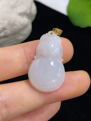 F42977486 翡翠葫芦挂件 18k 货品总重约3.95克