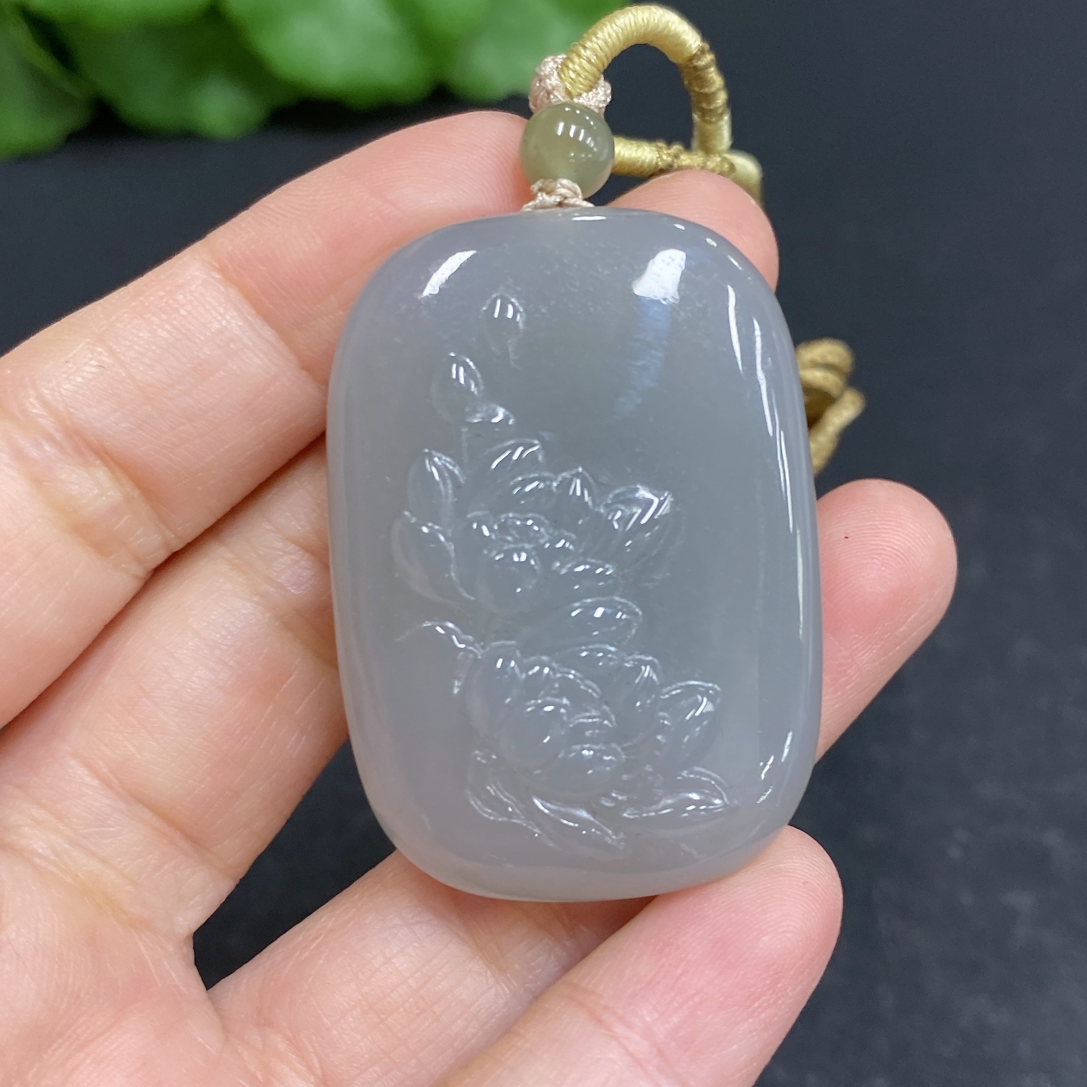 H33903998 Hetian Jade Pendant  Flourishing Flowers Symbolizing Wealth and Prosperity