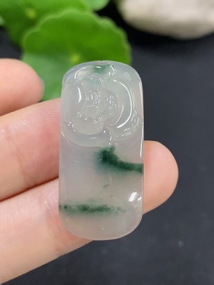 F42986297 翡翠花牌挂件 货品总重约4.9克