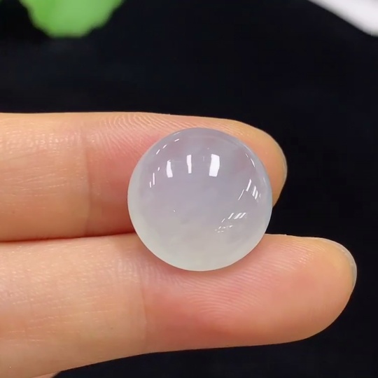 F34045364 Jadeite cabochon, total weight approx. 3.31g