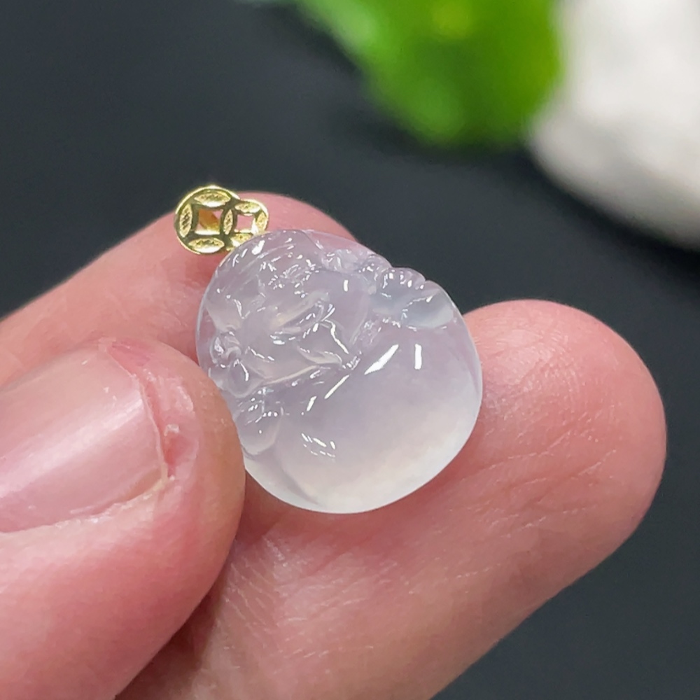 F32740367 Jadeite God of Wealth Pendant with 18K Gold Clasp, Total Weight Approx. 1.04g