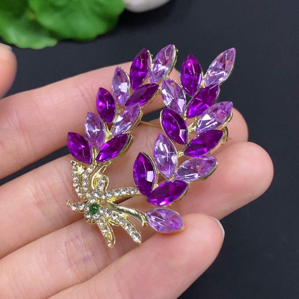 F32724520 Jadeite Cabochon Inlaid Brooch Non-Gold Inlaid Total Weight Approx.11g