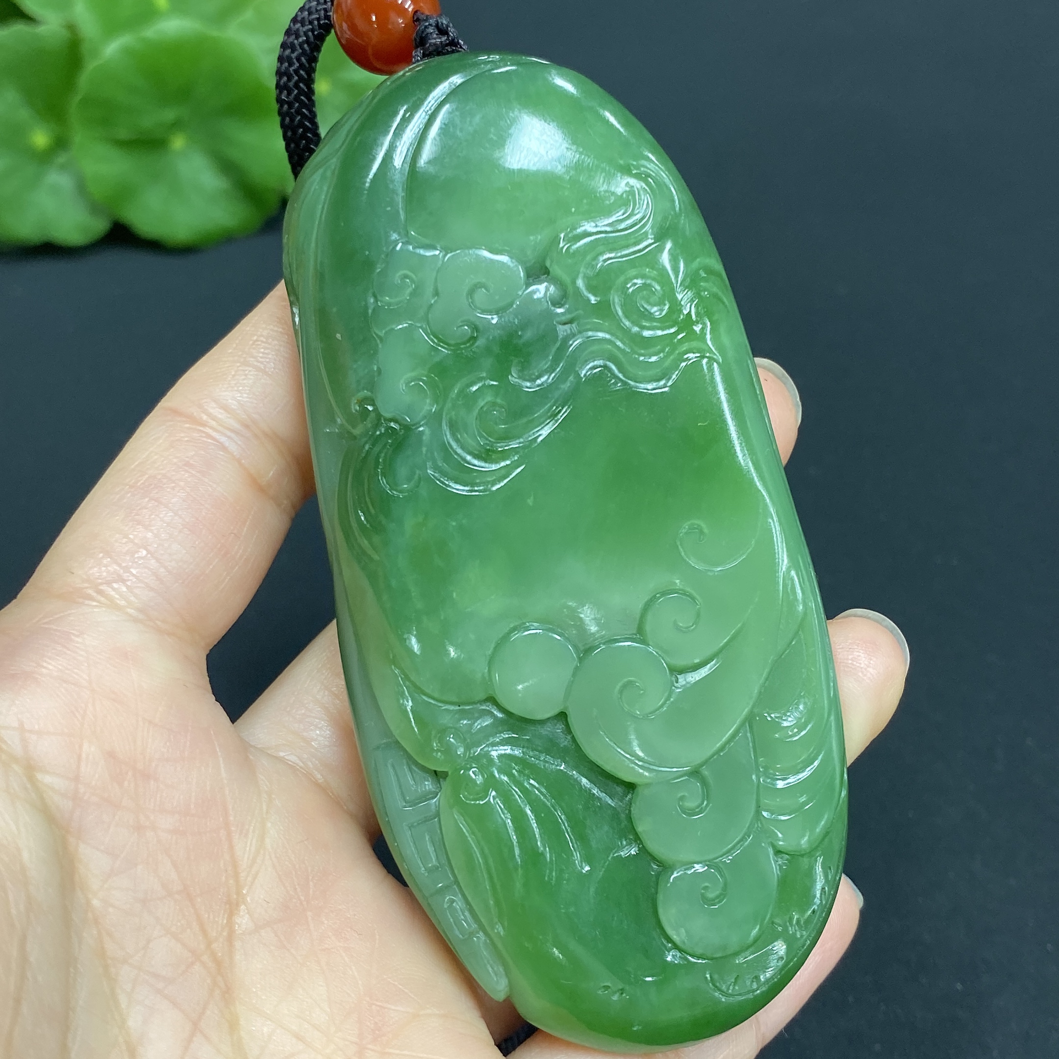 H28188370 Hetian Jade Handheld Ornament Dragon Gross Weight (including rope): 130.6g