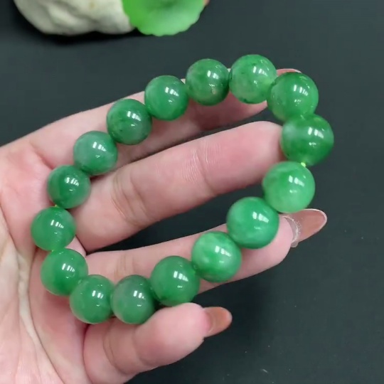 H34073843 African Emerald (Dulong Jade)