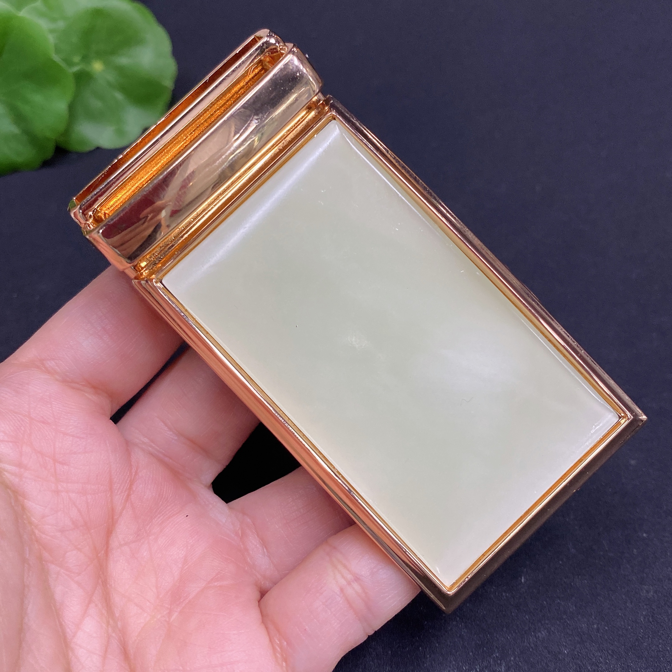 H32813753 Hetian Jade Belt Buckle Non-Gold Inlaid Total Weight Approx. 104.4g